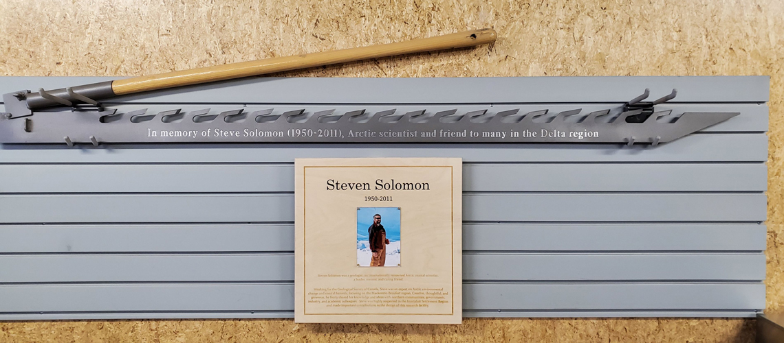 Plaque honouring Steve Solomon