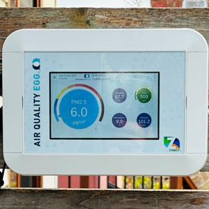 Technologie de petite taille à grande incidence : Surveillance de la qualité de l’air au moyen de capteurs à faible coût