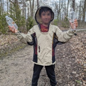 Scientifiques et étudiants s’unissent dans la chasse aux moustiques envahissants