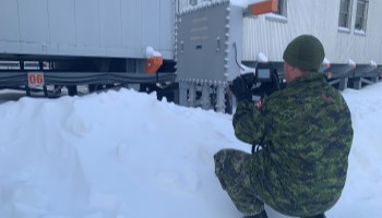 « Le problème est trop gros pour qu’on s’y attaque seul » : Le programme de travail collaboratif favorise la mise en commun des connaissances sur le changement climatique et la sécurité