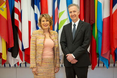 Mme Nemer avec le directeur de la Science, de la Technologie et de l’Innovation de l’OCDE, Jerry Sheehan