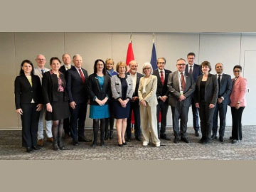 Le comité mixte est coprésidé par la conseillère scientifique en chef du Canada, Mme Mona Nemer et par la directrice générale de la recherche et de l’innovation du ministère français de l’Enseignement supérieur et de la Recherche, Mme Claire Giry.