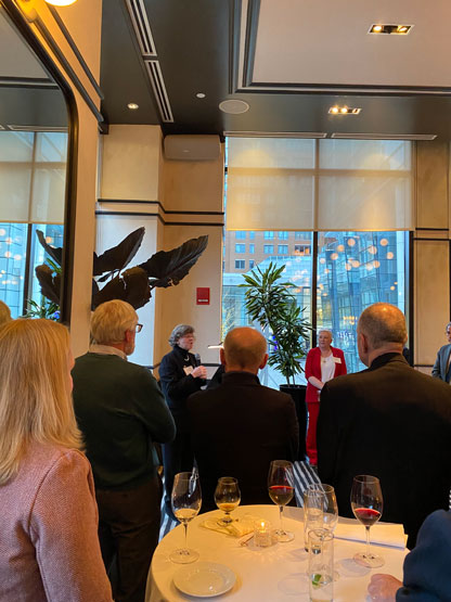 Réception de la Consule générale : Geneviève Tanguay, conseillère scientifique en chef adjointe, prononce une allocution au Consulat du Canada à Boston et souligne la collaboration transfrontalière et les valeurs partagées. Elle affirme que la science n’est pas l’apanage d’une seule nation, mais un effort humain collectif qui nous appartient à tous, au‑delà des frontières et des générations.