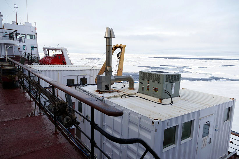 Laboratoire d’analyse sous la hotte,  Laboratoire d’analyse de la salinité et de l’oxygène dissous, Laboratoire du CTP