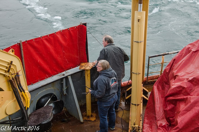 Pont arrière, lancement de la sonde XCTD 