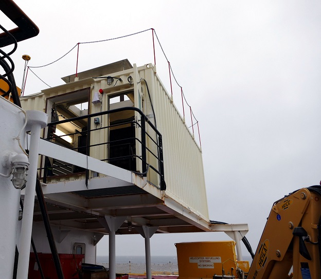 Vue du conteneur du compresseur, depuis le pont du niveau 300