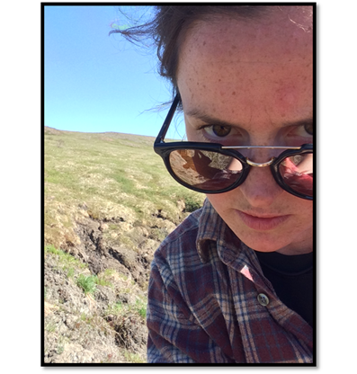 Lindsay, captée par l'un de ses appareils qu'elle tentait de programmer.