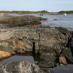 Les roches des Maritimes: elles viendraient du Sud?