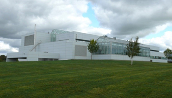 Côté sud-ouest du laboratoire de Charlottetown, où on trouve les serres