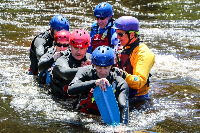 Entraînement au canotage en eaux vives sur la Gatineau