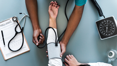 Examination des liens entre les maladies chroniques et infectieuses