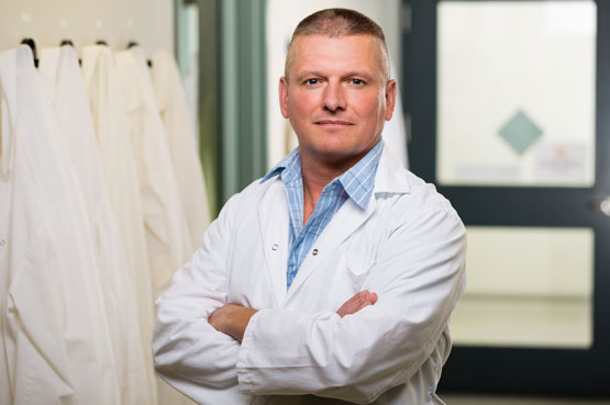 Paul Sandstrom (Ph. D.), directeur, Laboratoires des infections transmissibles sexuellement et par le sang, LNM